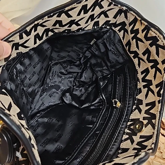 MICHAEL Michael Kors Signature Shoulder Bag Black/Brown NWT - Picture 7 of 14
